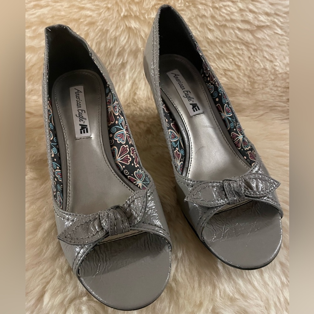 American Eagle Chunky Grey Size 8 Heels
